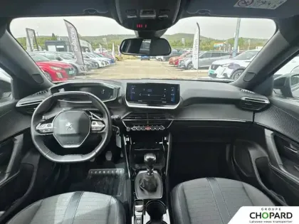 Photo 32 Peugeot 2008  PureTech 130 S&S BVM6