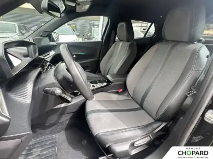 Photo 31 Peugeot 2008  PureTech 130 S&S BVM6