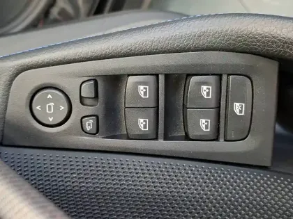 Photo 14 BMW Serie 1 118i 136 ch