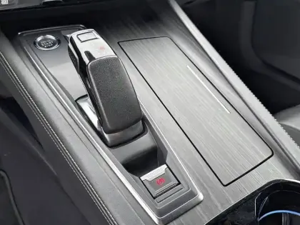 Photo 13 Peugeot 508  Hybrid4 360 e-EAT8 Peugeot Sport Engineered
