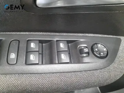 Photo 11 Peugeot 208  PureTech 100 S&S BVM6