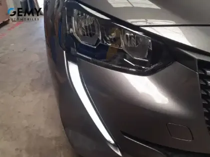 Photo 24 Peugeot 208  PureTech 100 S&S BVM6