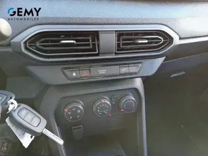Photo 14 Dacia Sandero  SCe 65