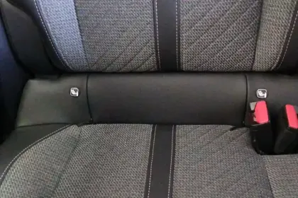 Photo 30 Peugeot 208  Hybrid 110 ch e-DCS6