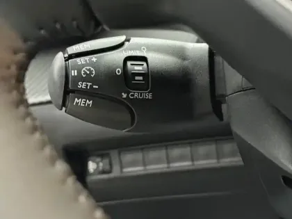 Photo 14 Peugeot 2008  Hybrid 145 e-DCS6