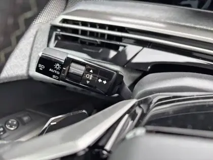 Photo 18 Peugeot 3008  Hybrid 145 e-DCS6