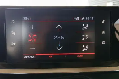 Photo 33 Peugeot 208  PureTech 100 S&S BVM6