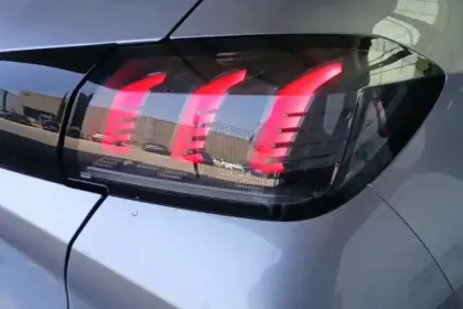 Photo 29 Peugeot 208  PureTech 100 S&S BVM6