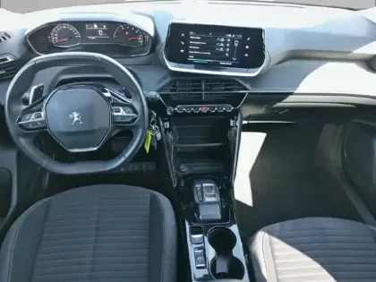 Photo 7 Peugeot 2008  PureTech 130 S&S EAT8