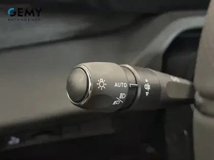 Photo 13 Peugeot 408  Hybrid 145 e-DCS6