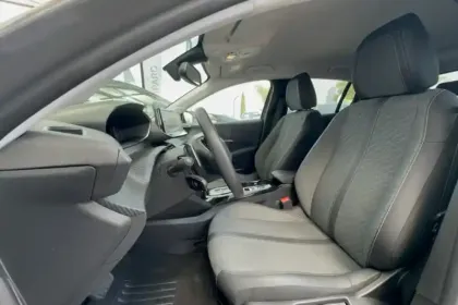 Photo 8 Peugeot 208  Hybrid 100 e-DCS6