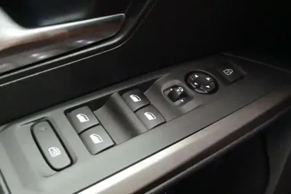 Photo 21 Peugeot 3008  Hybrid 145 e-DCS6