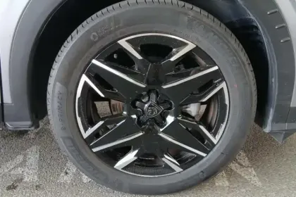 Photo 14 Peugeot 3008  Hybrid 145 e-DCS6