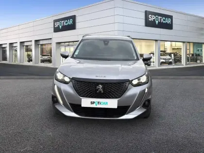 Photo 11 Peugeot 2008  PureTech 130 S&S BVM6