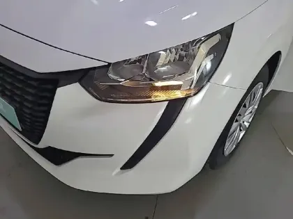 Photo 15 Peugeot 208  PureTech 75 S&S BVM5