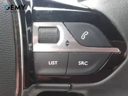 Photo 19 Peugeot 208  Electrique 50 kWh 136ch