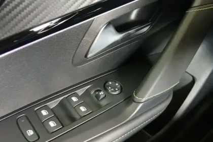 Photo 22 Peugeot 208  Hybrid 110 e-DCS6