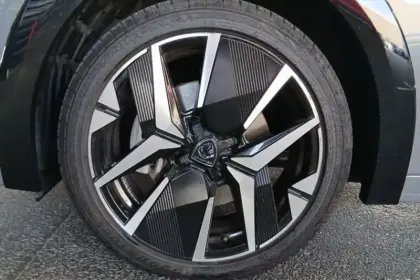 Photo 11 Peugeot 208  Hybrid 110 e-DCS6