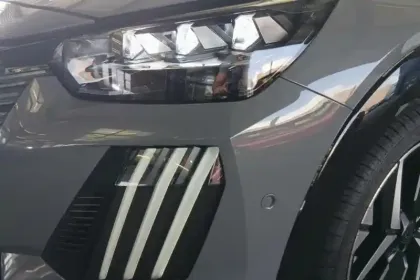 Photo 34 Peugeot 208  Hybrid 110 e-DCS6