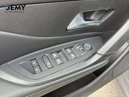 Photo 13 Peugeot 308  Hybrid 136 e-DCS6
