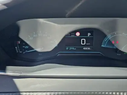 Photo 28 Peugeot 208  Electrique 50 kWh 136ch