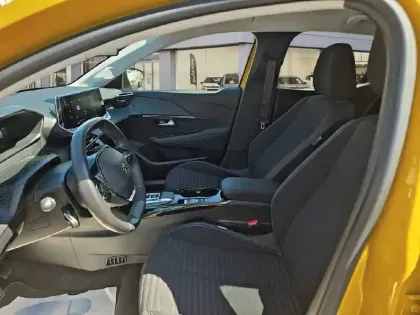 Photo 8 Peugeot 208  Electrique 50 kWh 136ch