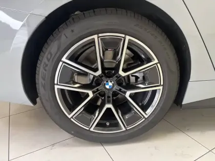 Photo 13 BMW I4  eDrive40