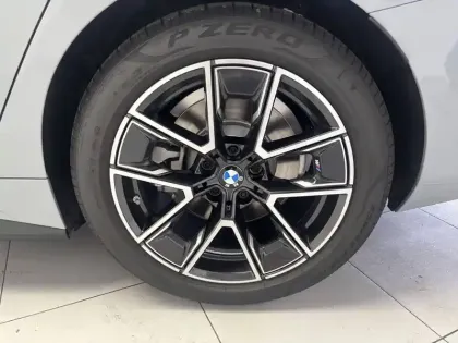 Photo 12 BMW I4  eDrive40