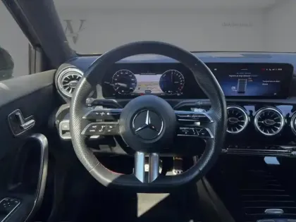 Photo 10 Mercedes Classe A 250 e Hybrid EQ AMG Line