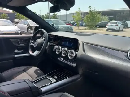 Photo 10 Mercedes GLA 200 d AMG Line