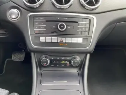 Photo 13 Mercedes GLA  200 Inspiration 7G-DCT
