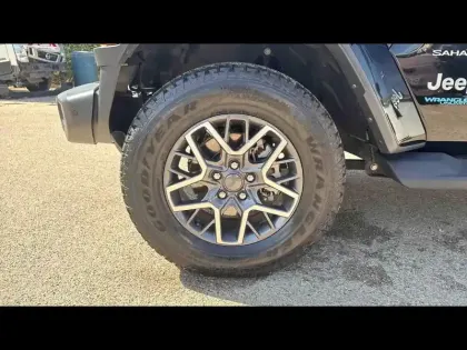 Photo 9 Jeep Wrangler  Unlimited 2.0 T 380ch 4xe Sahara Command-Trac MY23