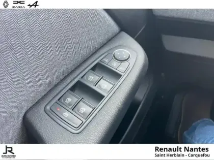 Photo 10 Renault Clio  1.6 E-Tech 145ch full hybrid Techno - 24