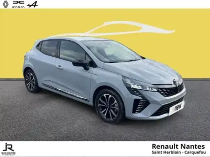 Photo 11 Renault Clio  1.6 E-Tech 145ch full hybrid Techno - 24