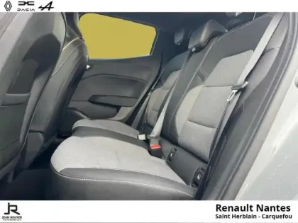 Photo 5 Renault Clio  1.6 E-Tech 145ch full hybrid Techno - 24
