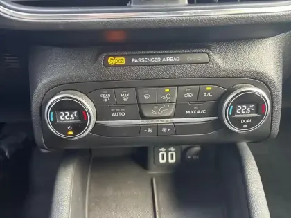 Photo 14 Ford Focus  1.0 EcoBoost 125ch Titanium X Business