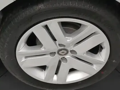 Photo 40 Renault Clio  1.6 E-Tech hybride 140ch Zen -21N