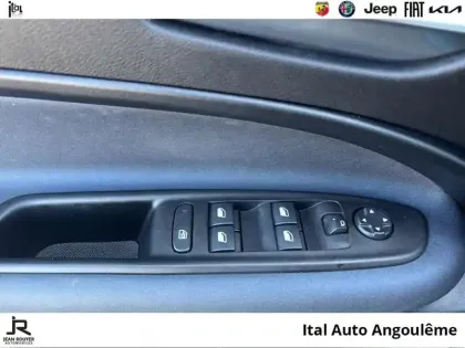 Photo 11 Alfa Romeo Junior  1.2 Ibrida 136ch e-DCT6