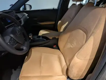 Photo 11 Lexus UX  250h Pack Business 2WD