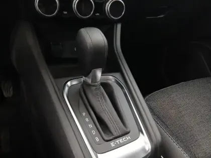Photo 89 Renault Captur  1.6 E-Tech hybride 145ch Techno Fast Track