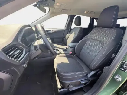Photo 28 Ford Kuga  2.5 Duratec 180ch Hybrid FlexiFuel Titanium Business Powershift