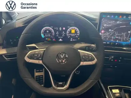 Photo 12 Volkswagen Golf  1.5 eTSI EVO2 150ch R-Line Edition DSG7