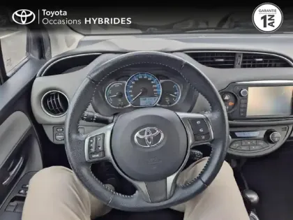 Photo 8 Toyota Yaris  HSD 100h Dynamic 5p Pack TSS