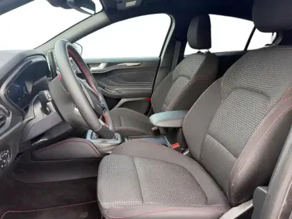 Photo 6 Ford Focus  1.0 Flexifuel mHEV 125ch ST-Line X