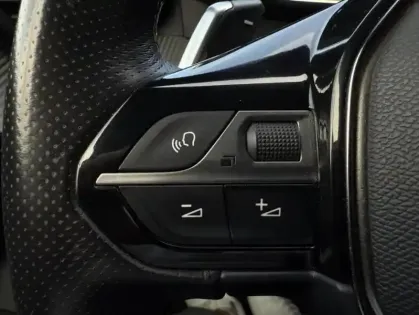 Photo 5 Peugeot 2008 II 1.2 PT 155 S&S EAT8 GT