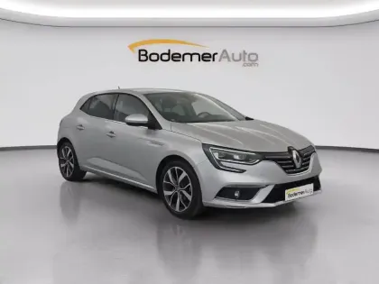 Photo 111 Renault Megane Mégane IV Berline TCe 130 Energy EDC