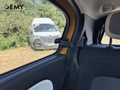Photo 24 Renault Twingo  III E-Tech