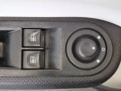 Photo 15 Renault Twingo  III 0.9 TCe 90 Energy E6C
