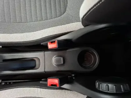 Photo 27 Renault Twingo  III 0.9 TCe 90 Energy E6C