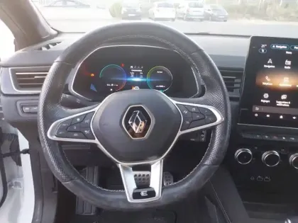 Photo 31 Renault Captur  E-Tech full hybrid 145